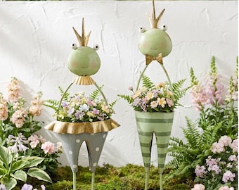 Frog Planter Metal Sculpture - Tall Indoor and Outdoor Garden Decor