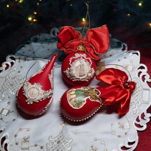 3 rote Vintage Ornamente, handgefertigte Ornamente, Renaissance Ornament, handgefertigter Baumschmuck, Ornament mit Engel, Weihnachtsbaumschmuck