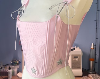 Corsé rosa de Barbie: Top de vaquera con estrellas bordadas