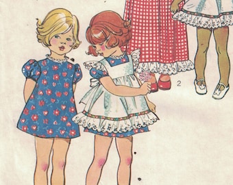 1970s Vintage Sewing Pattern Simplicity 5534 Child Girls Dress Pinafore Toddler Size 4 Breast Chest 23 1973 70s UNCUT