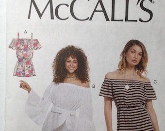 Patron de couture Misses McCalls M7609 7609 - Combinaison et barboteuse avec large encolure à volants et ceinture non coupée