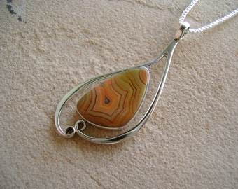 Unique Dryhead Agate Pendant