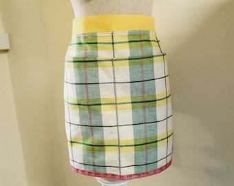 Vintage Retro Apron Brand New check BN with tape measure