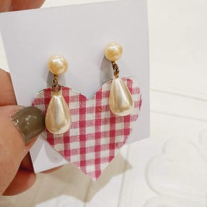 Clip on Earrings 1950s Vintage Double Pearl Drop clip on, 1940s or 50s Mid Century