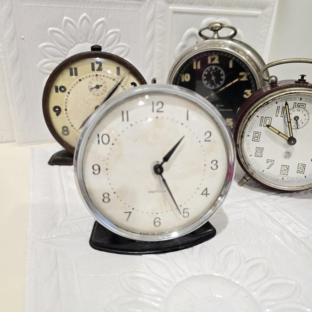 アンティーク 【WESTCLOX 】置き時計 スコットランド Vintage Retro 'westclox' Brand Bedroom Scotland Alarm Clock White