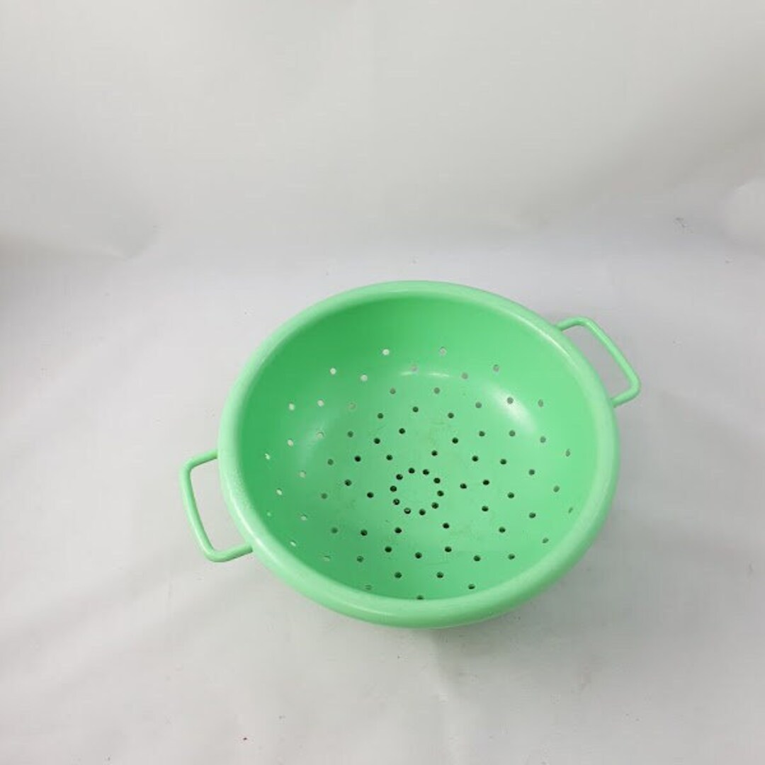Vintage so Pretty Green Plastic Colander Early Plastic 1950s Green Recycle Reuse Etsy Australia