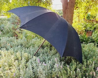 Vintage retro 1940's Adorable British Made Petite Umbrella Sun Parasol Black Goth with original handle and cord