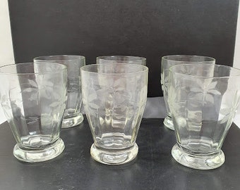 Adorable Etched Glasses Tumblers Clear Glass Retro Vintage 1970's Glasses Whiskey