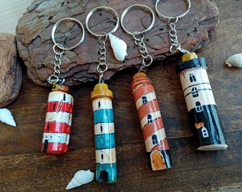 Drijfhout handgemaakte nautische sleutelhanger vuurtoren, houten sleutelhanger vintage stijl, accessoires kusttas, milieuvriendelijk cadeau, strand oceaankunst