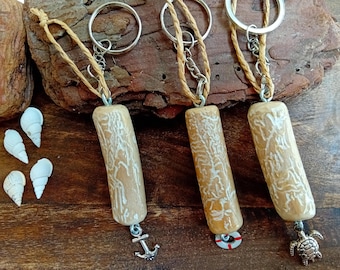 Drijfhout sleutelhanger kust, sleutelhanger zee met charme, houten sleutelhanger, boho Beachy Bag-bedel, sleutelhanger, klein cadeau-idee, oceaanaccessoire