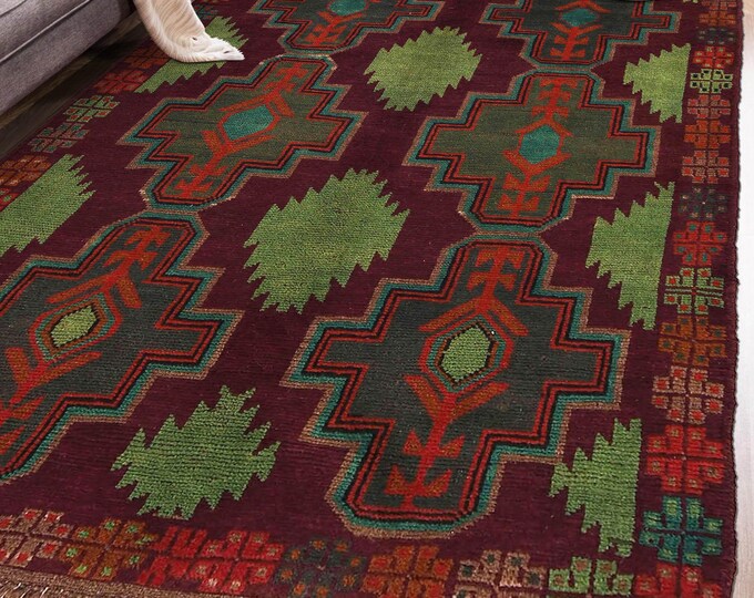 Hand-knotted Baluchi in Red and Green 3.93 x 6.56 ft