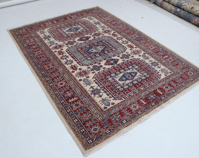 5.7 X 7.7 ft Red and Beige Floral Handmade ,Oshak Wool