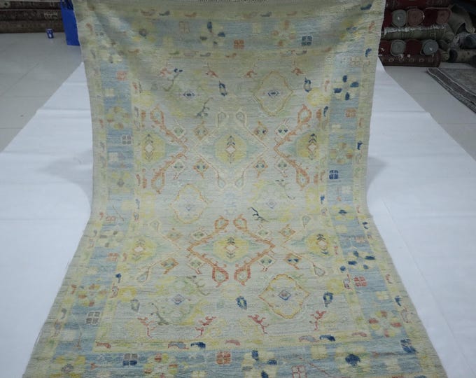 Gray Oushak 5x7 Wool Rug – Hand-Knotted Turkish Floral Design