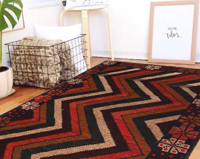 Hand-knotted Baluchi in Red and Black 2.95 x 4.59 ft