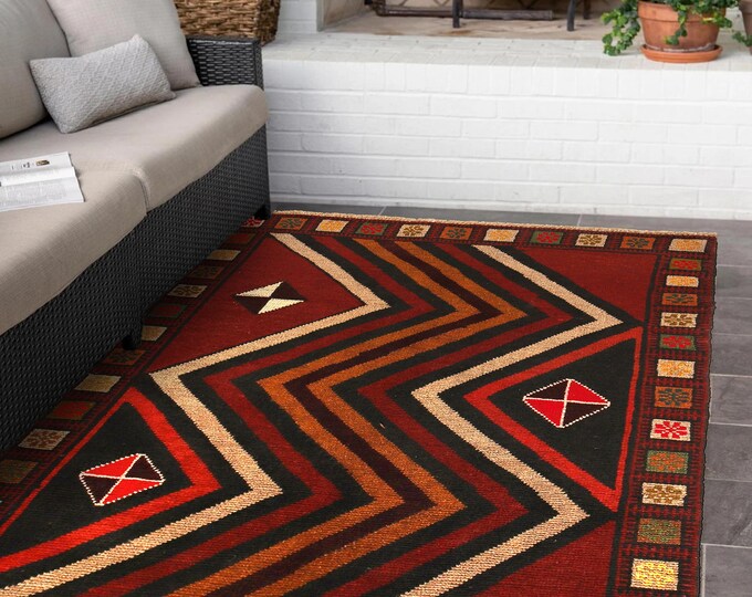 Hand-knotted Red Baluchi, 3.93 x 6.56 ft