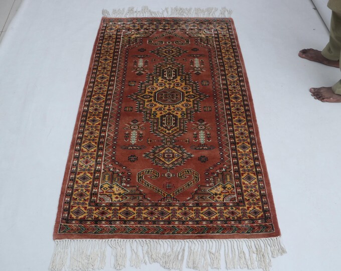 Hand-Knotted Wool & Silk Touch Frash-e-Nayle Rug, Red Geometric Design, 3.1 x 5.1 ft