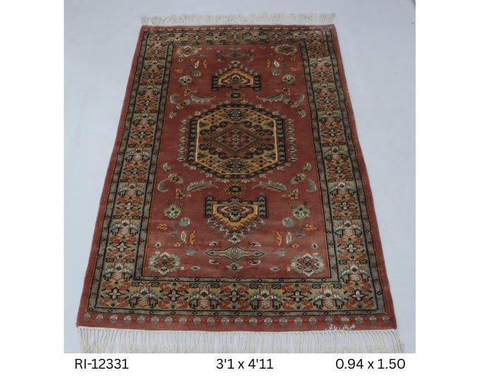 Hand-Knotted Wool and Silk Touch Rug, Orange Geometric Design (3.1 x 4.11 ft.)