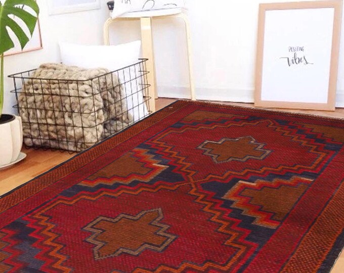 Hand-knotted Baluchi in Red and Brown 2.95 x 4.59 ft