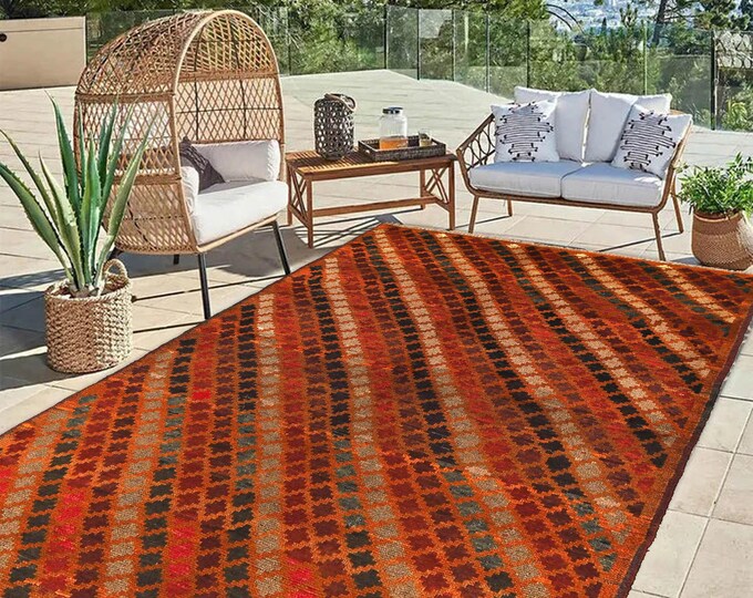 Hand-knotted Baluchi Brown and Rainbow, 3.93 x 6.56 ft