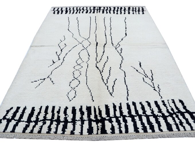 5.3 X 7.9 ft White Geomatrical Handmade ,Morocan Cotton and Wool