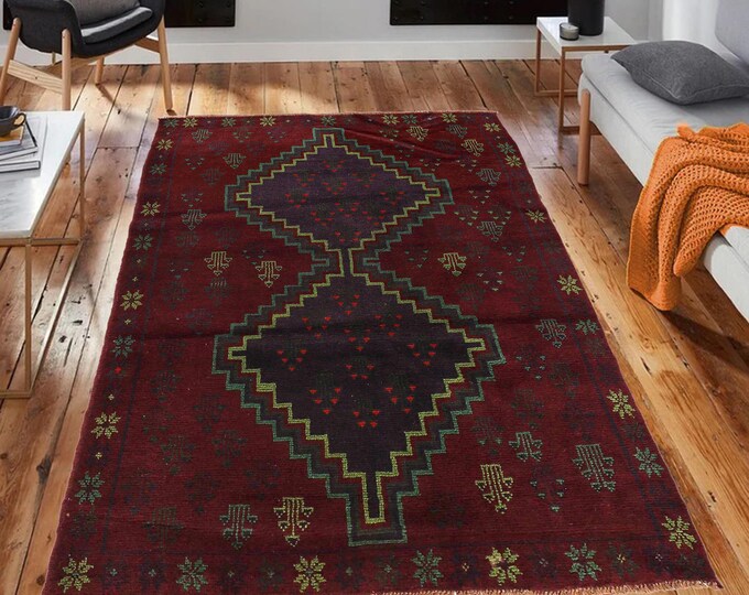 Hand-knotted Baluchi in Red and Blue 3.93 x 6.56 ft