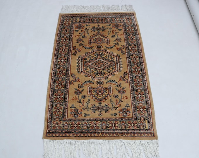 2.7 X 4.1 ft Brown Geomatrical Handmade ,Farsh-e-Nayle Cotton Wool and Silk touch