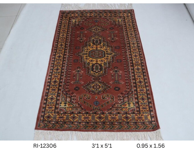 Hand-knotted Wool Silk Touch Rug, Red Geometric Design (3.1 x 5.1 ft)