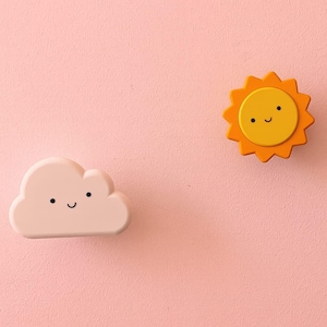 Crochets muraux soleil et nuages souriants - Décoration ludique et amusante pour les chambres