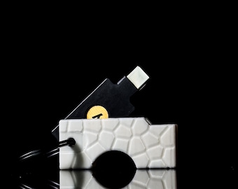 Yubikey NFC 5 & 5C ケース USB-A および UBS-C 保護ケース、キーチェーンポーチ、フランス製