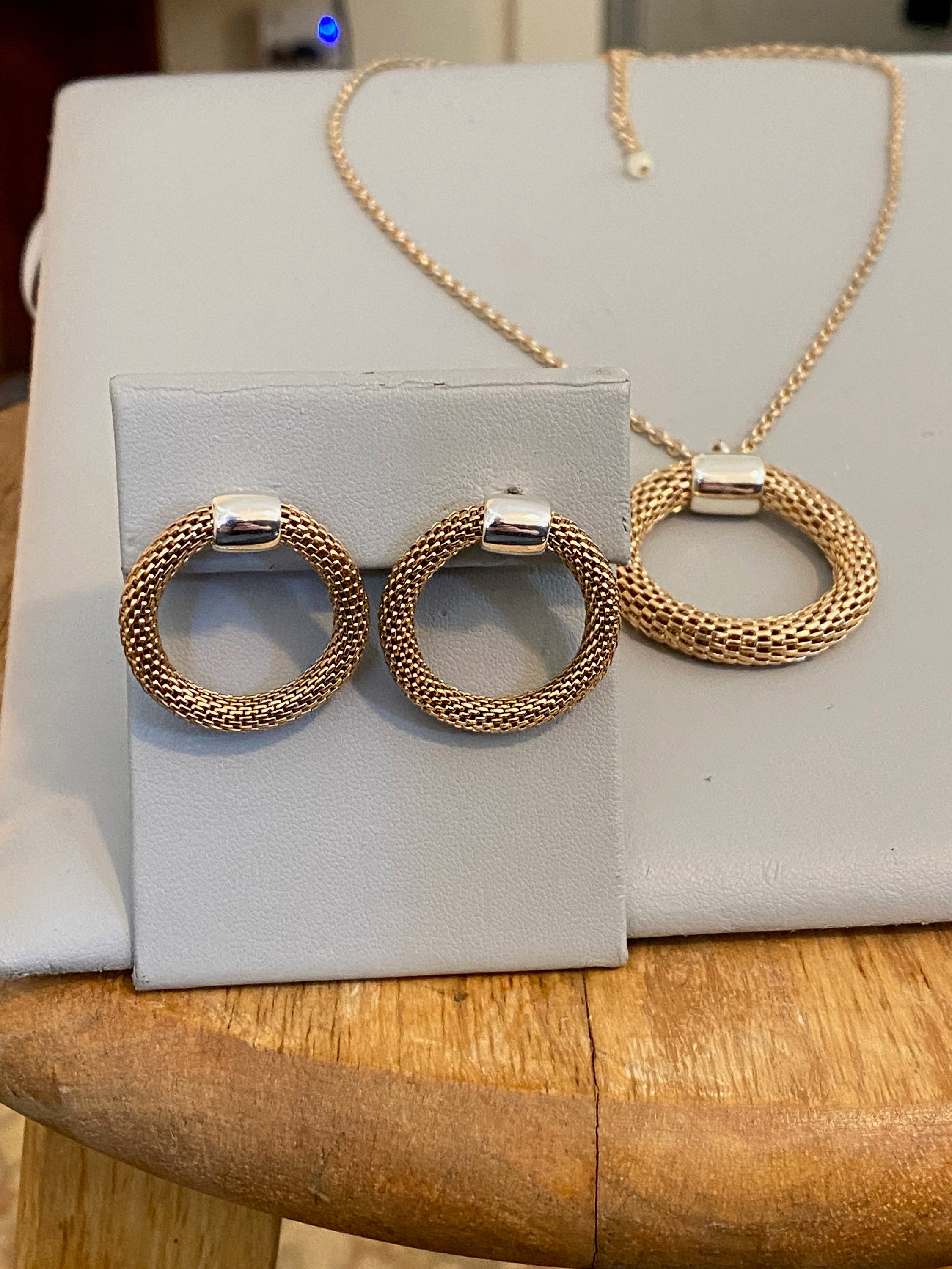 Ensemble collier et boucles d'oreilles AVON
