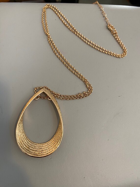 gold teardrop necklace Gem