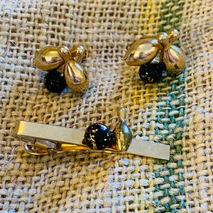 Anson Bowling Themed Cuff Links and Tie Clip set, vintage men's accessories jewelry, Bowling Pin and bowling Ball, Signed