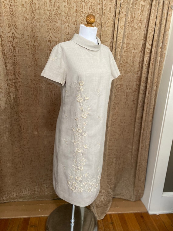 Vintage Mod Shift Dress Hand Embroidered Beige Sh… - image 2