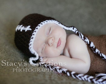 Bonnet de football pour bébé au crochet avec oreillettes : accessoire photo nouveau-né