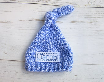 Gorro de crochet con monograma para bebé: regalo personalizado para recién nacido