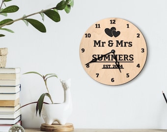 Reloj de pared con nombre de familia, Relojes de aniversario personalizados, Reloj de aniversario grabado, Reloj de pared de aniversario, Reloj de aniversario de boda