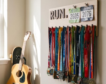 Running bib and medal display, Marathon medal rack, Running medal holder, Running medal display, Runner medal hanger, Runner bib clips