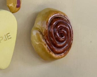 Handmade Ceramic Cinnamon Roll Decor: Sweet Kitchen Accent