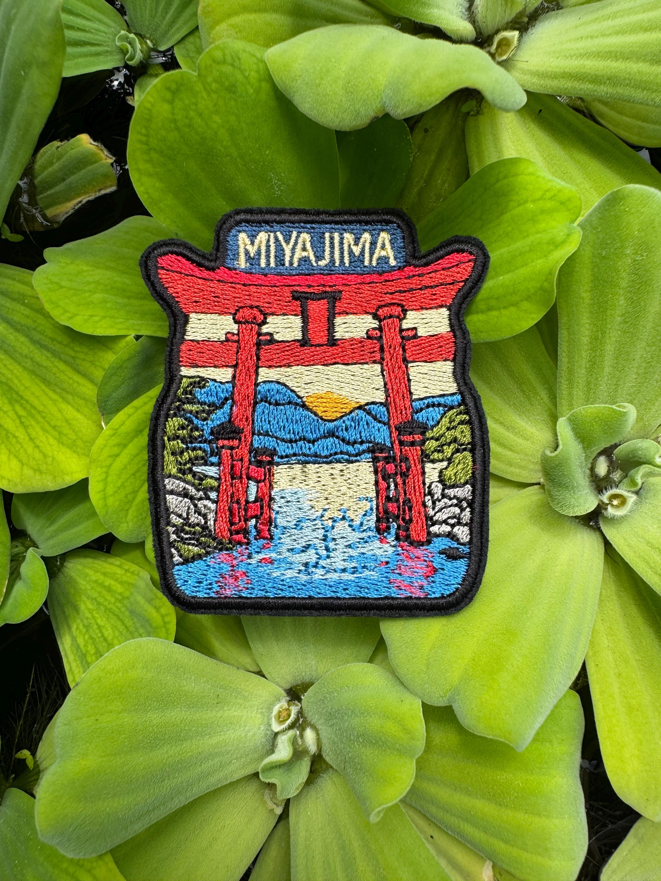 宮島日本パッチ：刺繍入り鳥居旅行土産