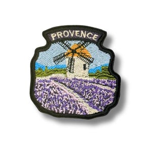 プロヴァンスのラベンダー畑の刺繍パッチ：フランス旅行のお土産アップリケ