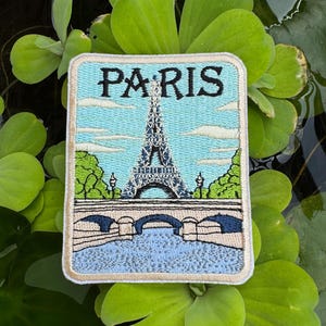 Eiffel Tower Patch: Embroidered Paris Travel Souvenir Appliqué