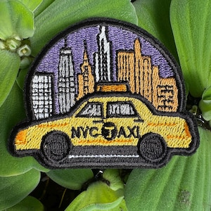 NYC Taxi Patch – Embroidered Iron-On or Sew-On New York Yellow Cab Patch, City Travel Appliqué for Jackets, Bags, Hats & More, Souvenir Gift