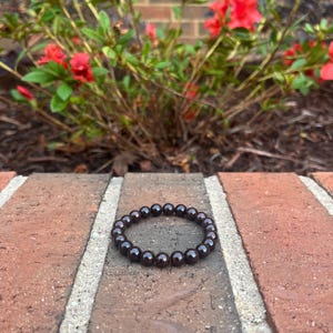 Red Garnet Crystal Bracelet, Natural Round 8 mm Red Garnet Gemstones, Elastic Bracelet for Men and Women, Handmade Red Garnet Jewelry