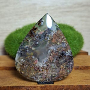 Crisocolla Confetti Galleggiante Rame Nativo // Dimensioni: 41x35x5,7 mm // Calcedonio // Cabochon.