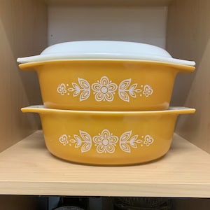 Vintage Pyrex Butterfly Gold 043 1.5 QT Oval Oven Dish, 2 Available - Sold Separately, Only One has a Lid -  Milk Glass - Made in the USA