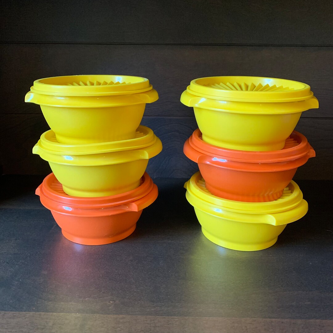Vintage Tupperware Food Storage Containers 1323 W/starburst Lids in a ...