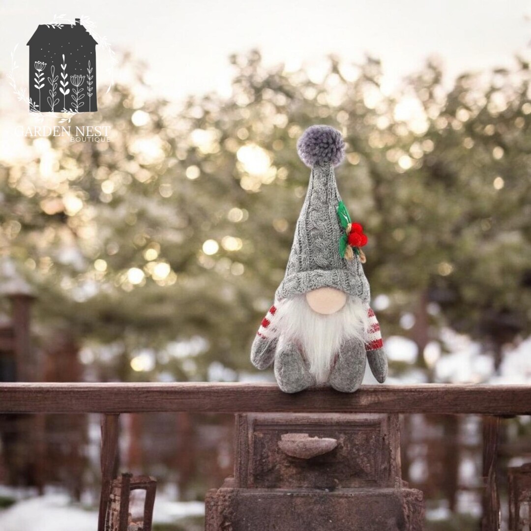 Décoration Noël - Gnome Peluche 33 Cm - Lutin Porte-bonheur à Poser Ou Offrir - Ambiance Festive Garantie