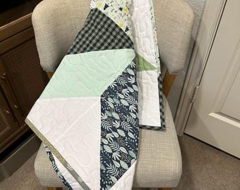 Handgemaakte babyquilt, 8-punts ster, katoenen wiegdeken, babyshowercadeau, pasgeboren jongen of meisje, erfstuk kinderkamerdecoratie, uniek