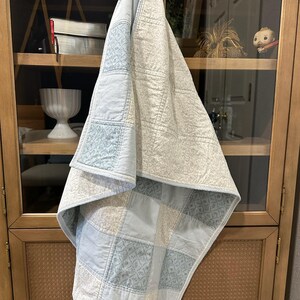 Miękka niebieska kołderka dla dziecka: niebieski kremowy bawełniany kocyk do łóżeczka zdjęcie 4