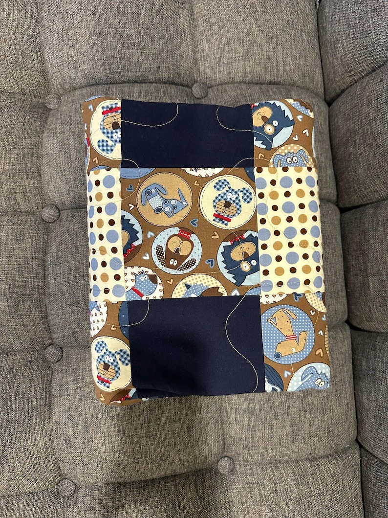 Manta para cuna de bebé con diseño de cachorro: Manta de algodón azul marino, marrón y crema para cuna. imagen 7